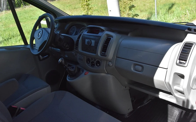 Opel Vivaro cena 43700 przebieg: 253000, rok produkcji 2009 z Lesko małe 781